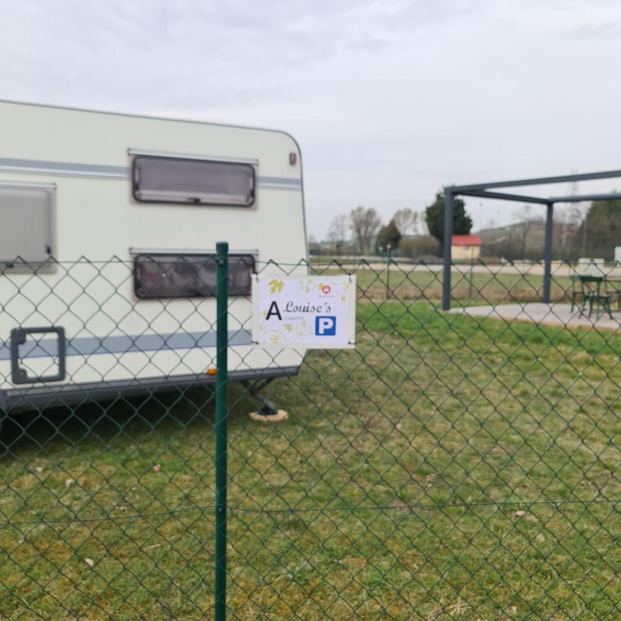 Louise'S Camper Hotel Neusiedl an der Zaya Kültér fotó